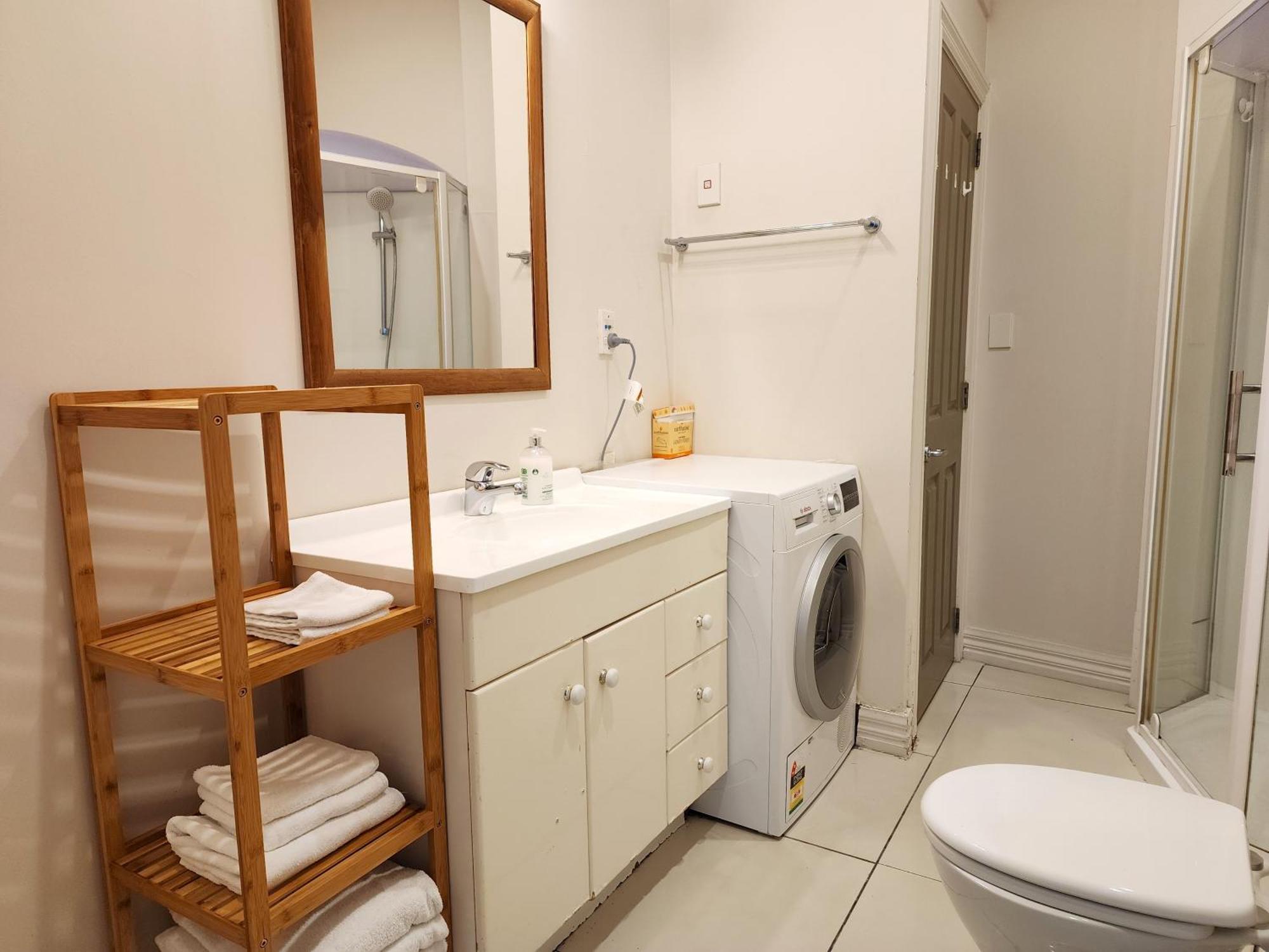 U Suites On Manners Веллингтон Экстерьер фото