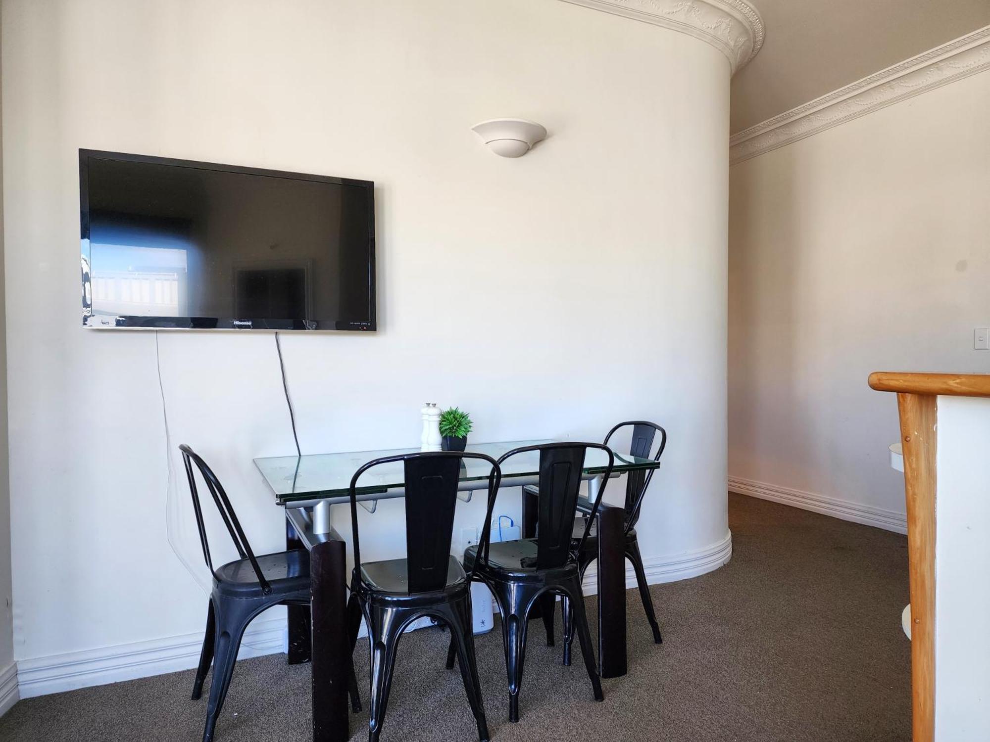 U Suites On Manners Веллингтон Экстерьер фото