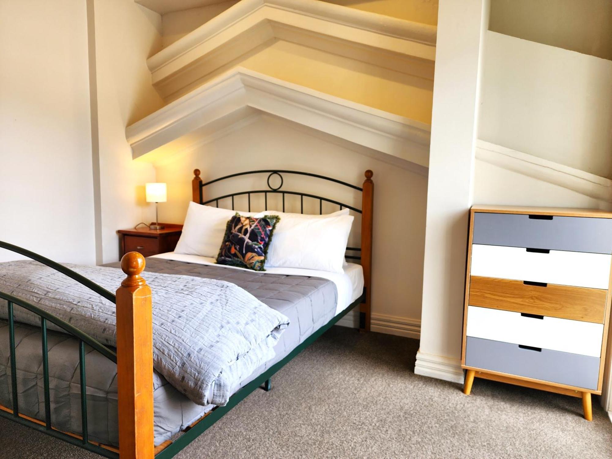U Suites On Manners Веллингтон Экстерьер фото