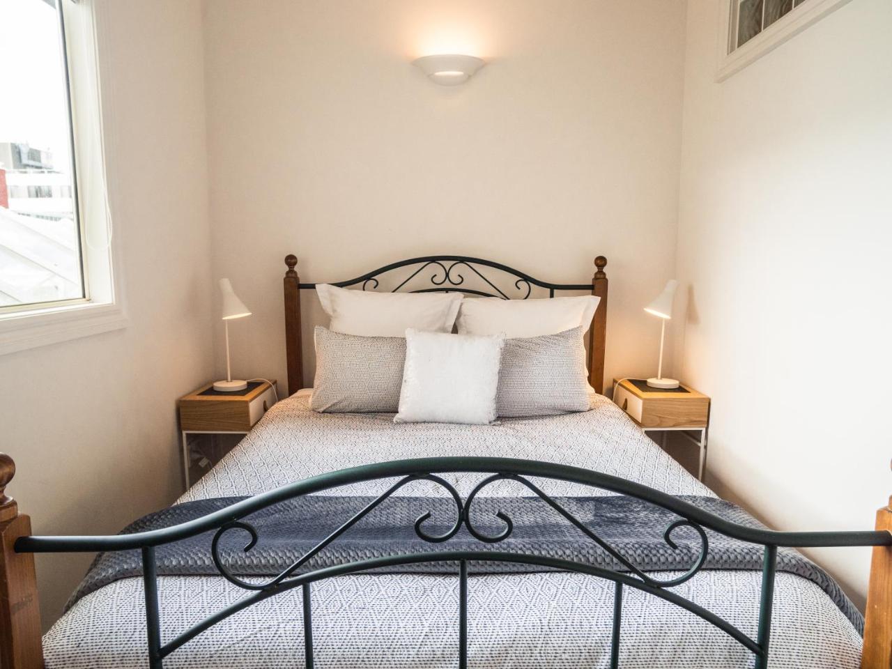 U Suites On Manners Веллингтон Экстерьер фото