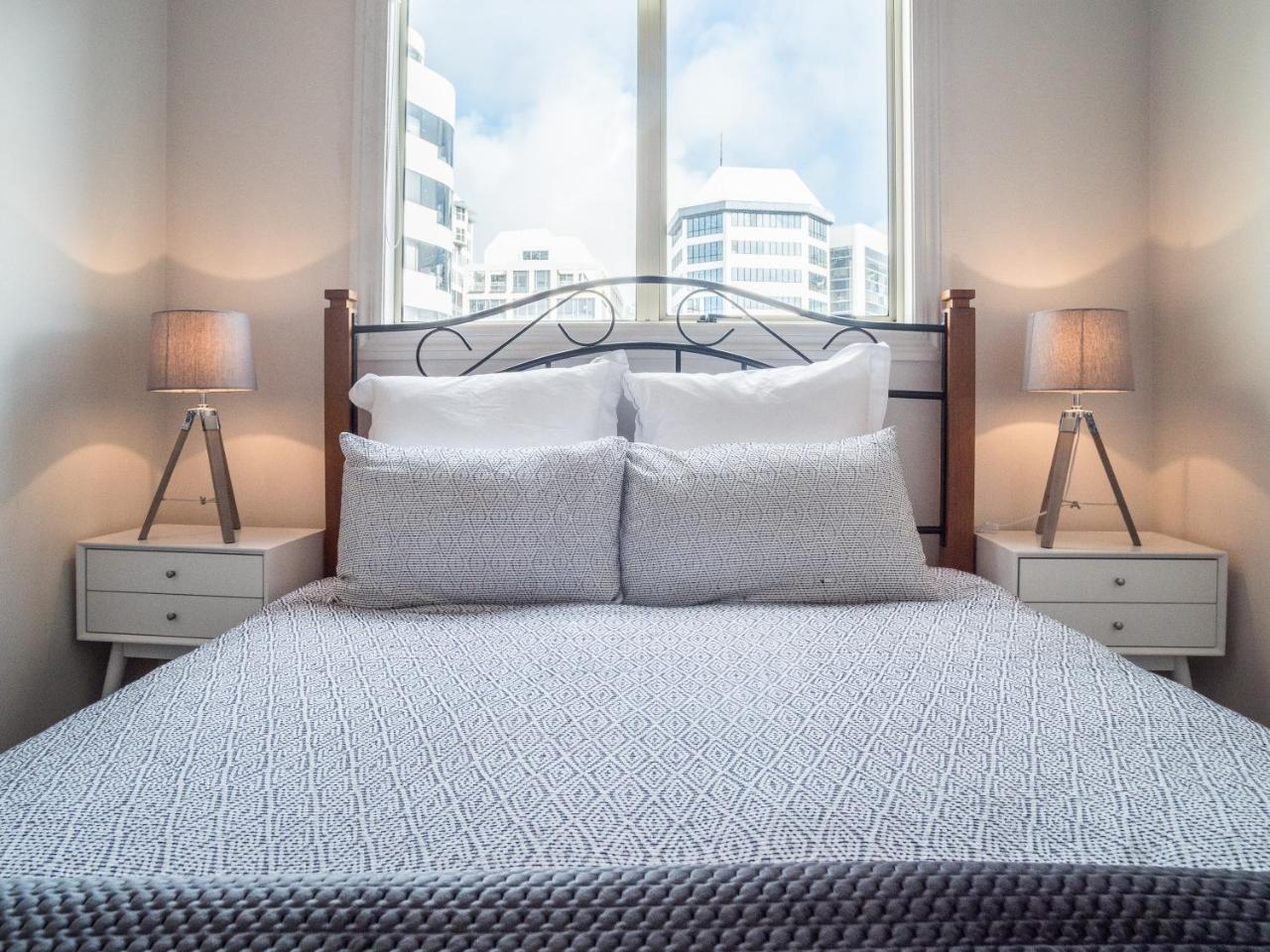 U Suites On Manners Веллингтон Экстерьер фото