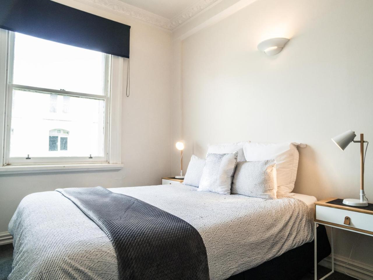 U Suites On Manners Веллингтон Экстерьер фото