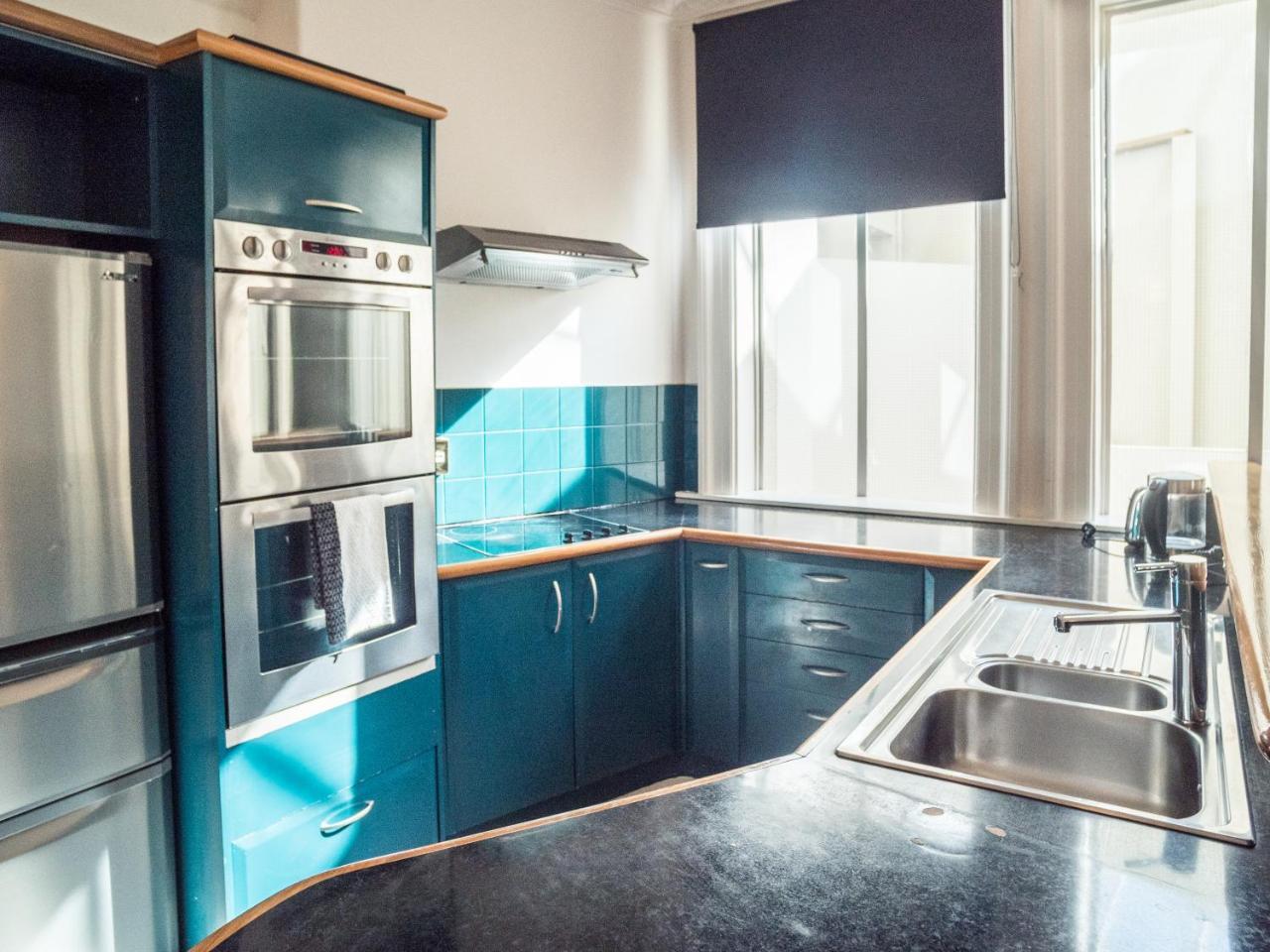 U Suites On Manners Веллингтон Экстерьер фото