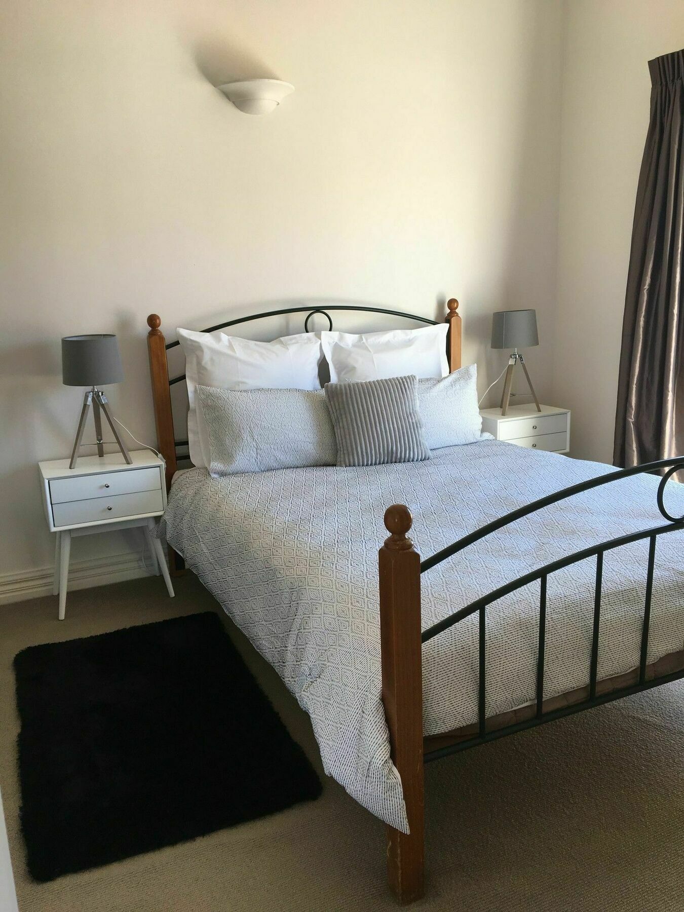 U Suites On Manners Веллингтон Экстерьер фото