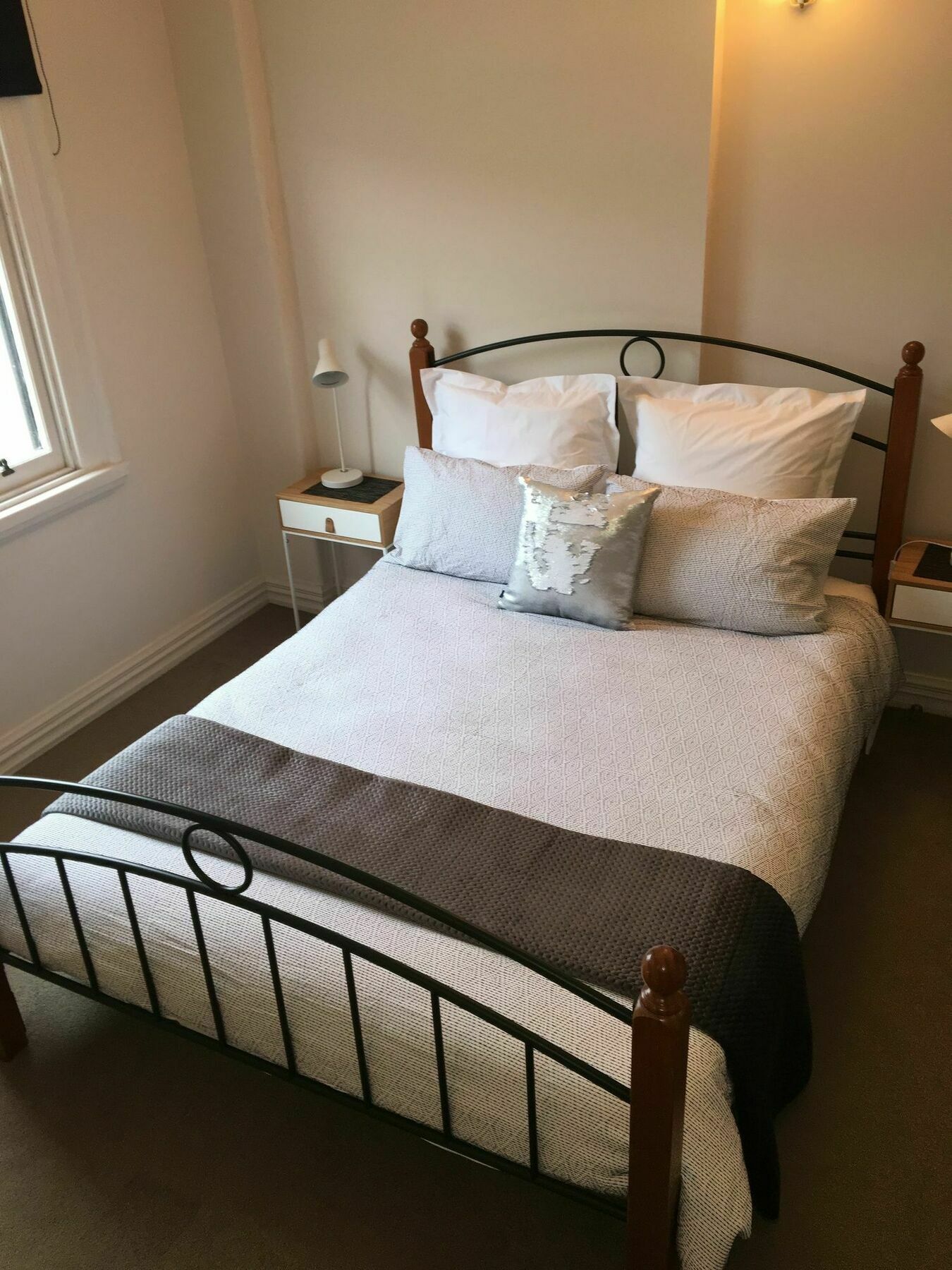 U Suites On Manners Веллингтон Экстерьер фото